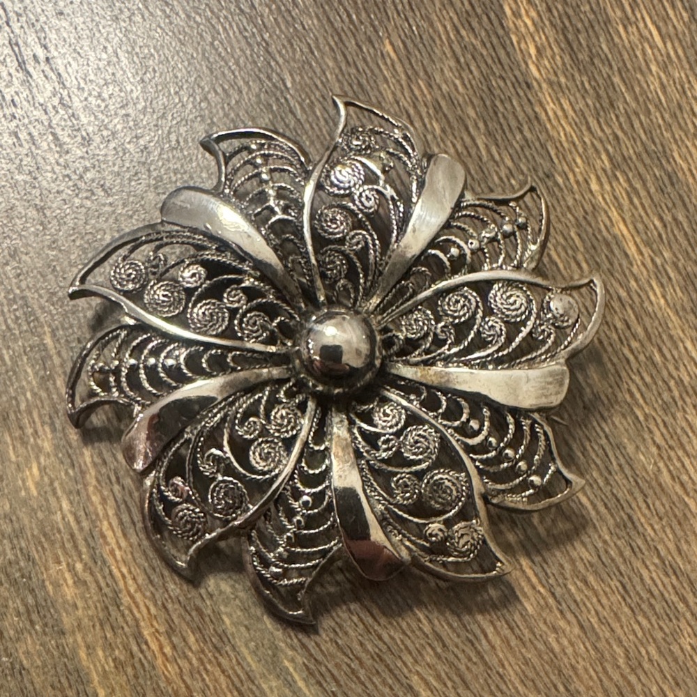 Vintage Sterling Silver Filigree Flower Floral Brooch